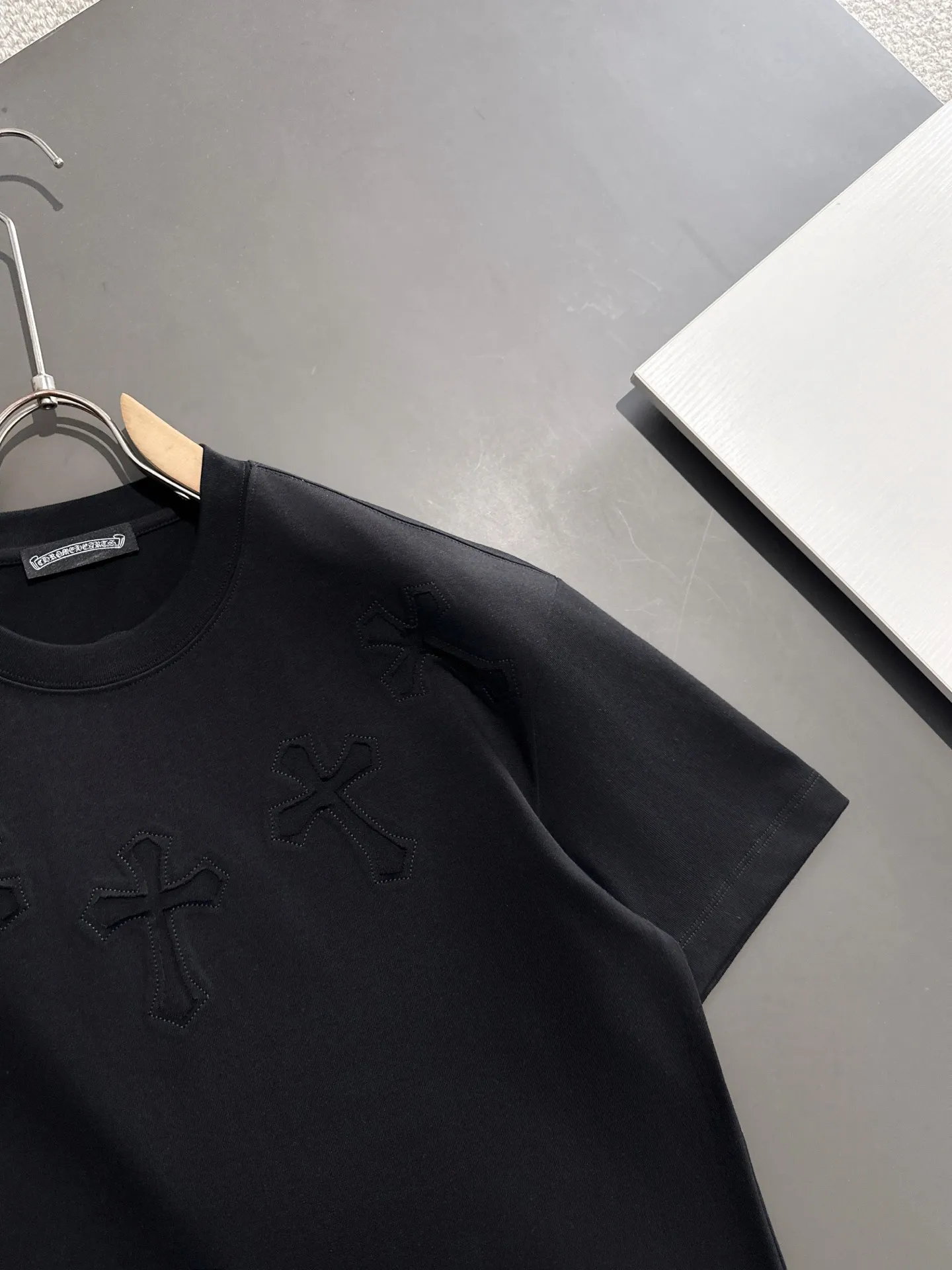 🅿️260 Croxin 2꯭0꯭2꯭5 new spring and summer models ❤️ Original ⌚️ high version The fabric is made of 280 grams of high-density pure cotton. No deformation or shrinkage. Process introduction: double thread movement, washing + front and rear precision 10,000-needle imported machine embroidery SIZE: M to 4XL